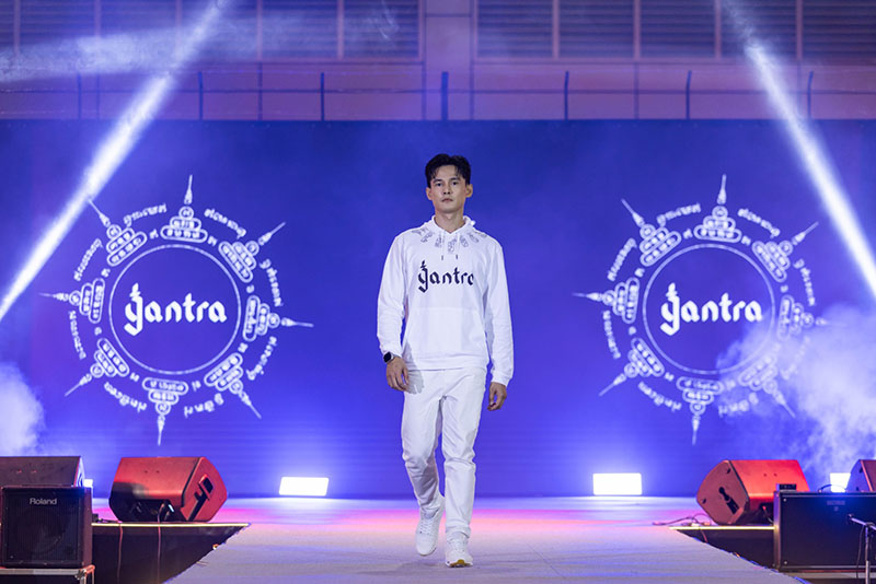 05-Yantra Look