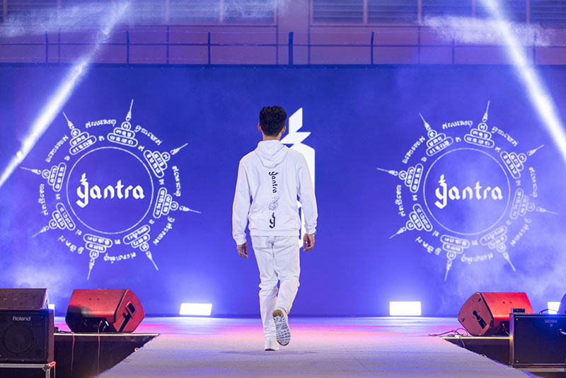 06-Yantra Look